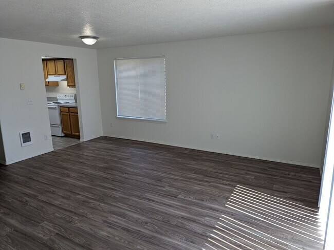 Foto del edificio - 1376-1378-1378 Northern Heights Loop NE