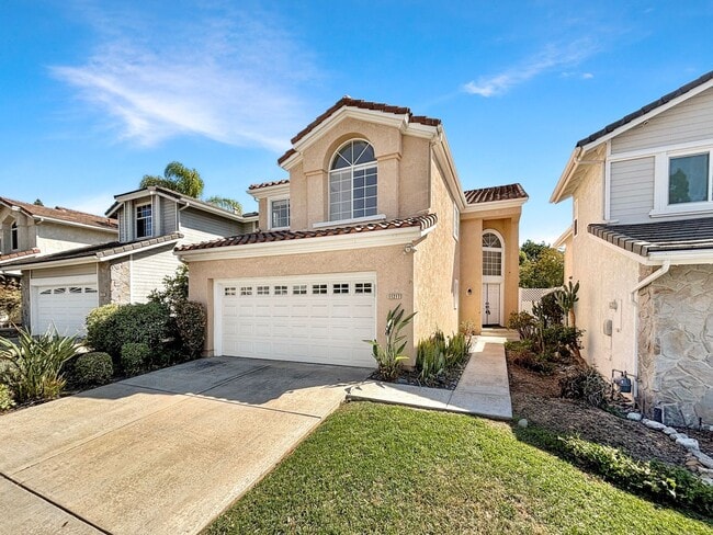 Building Photo - Beautiful 5BD/3BA 2-Story House in Tierras...