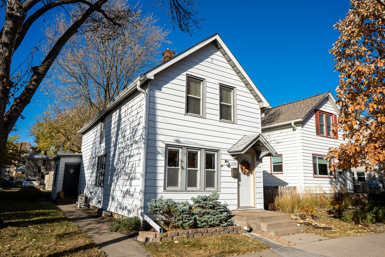 Primary Photo - 1124 5th St NE