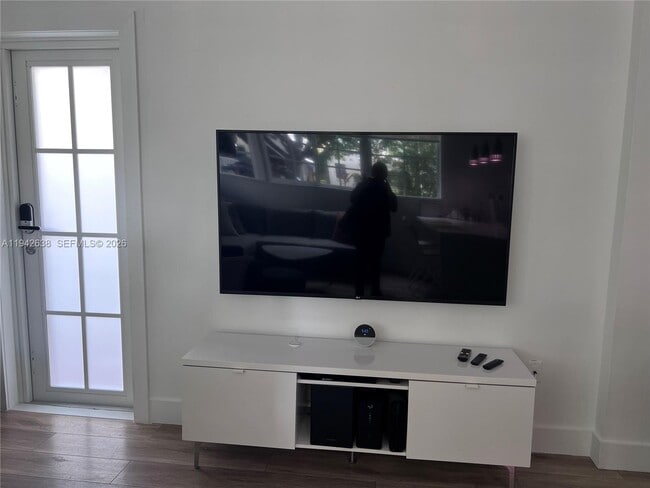 Building Photo - 701 Meridian Ave