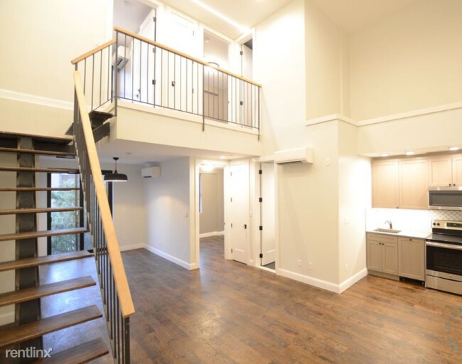 Foto del edificio - 60-85 Myrtle Ave