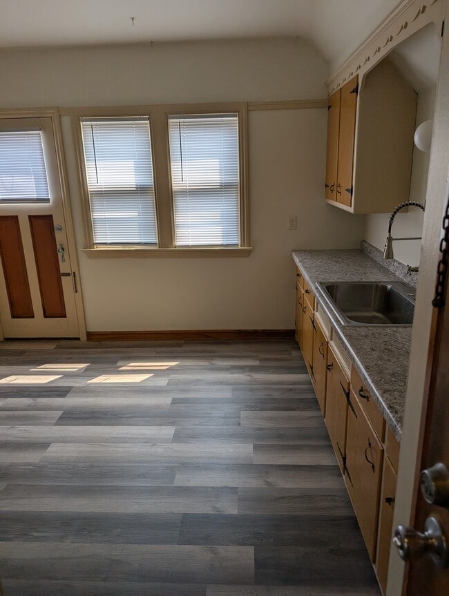 Building Photo - 3894 N 41st St
