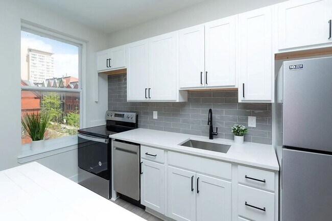 Foto del edificio - 1122 N Calvert St