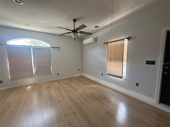 Foto del edificio - 1010 NW 120th St