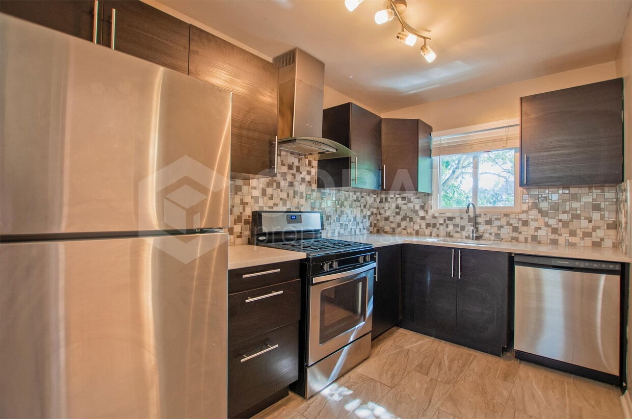 Photo - 767 Greenwood Ave Ne