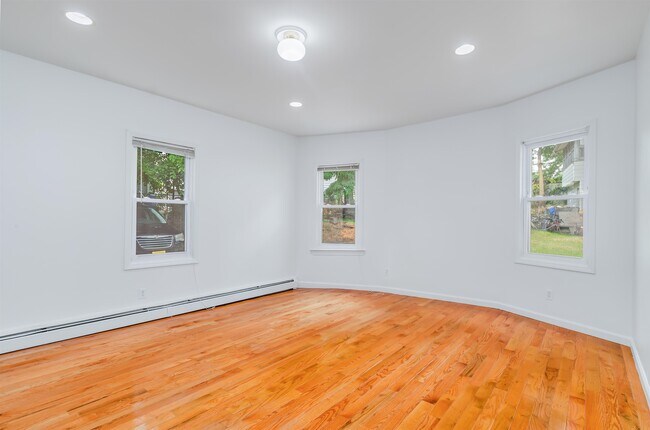 Foto del edificio - 144 Teaneck Rd