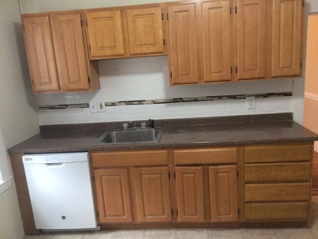 Foto del edificio - 98 Forest Hills St