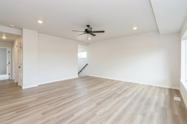 Building Photo - 1005 Switchgrass Ln