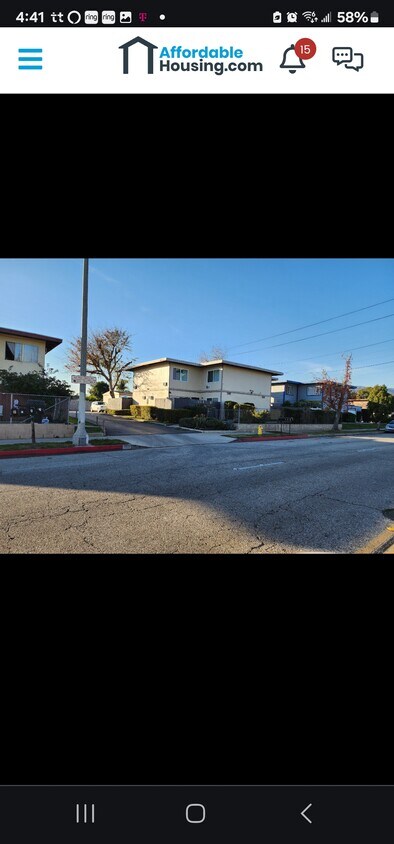 Foto principal - 745 S Lark Ellen Ave