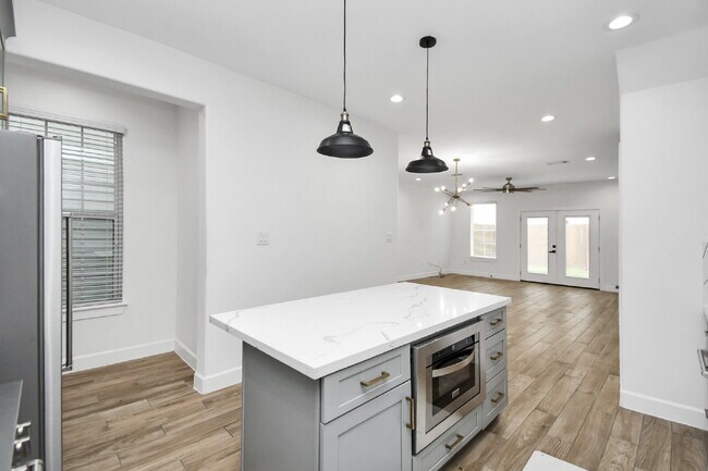 Foto del edificio - Beautiful East End Property!
