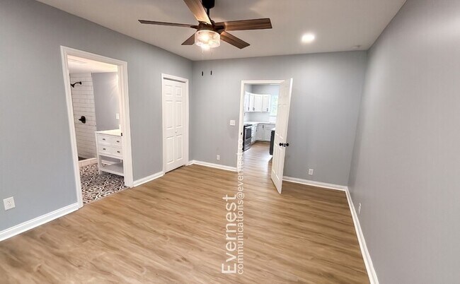Foto del edificio - 2311 Fairleigh St