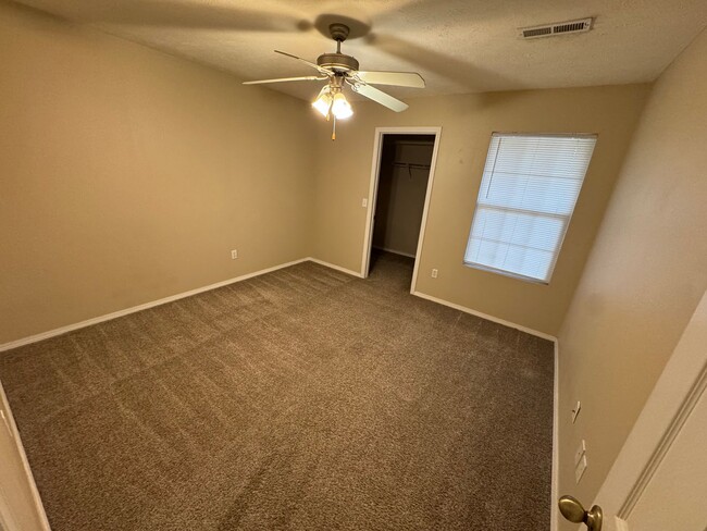 Building Photo - 2 Bedroom 2 Bath, top floor apartment at C...