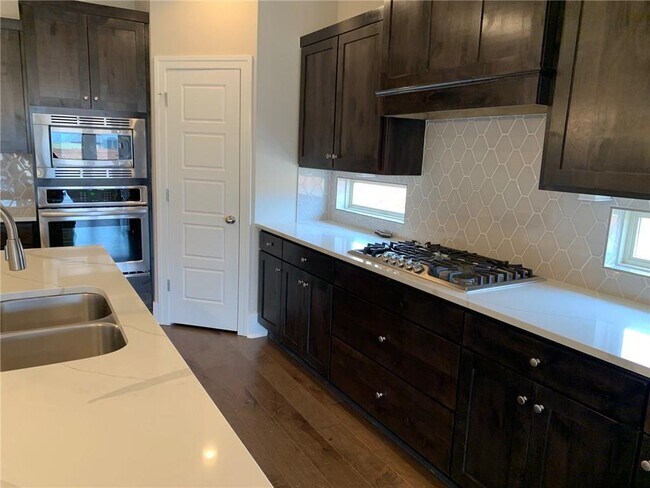 Building Photo - 616 Mill Pond Way