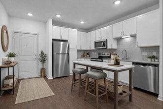 Building Photo - NOVO New Hampstead