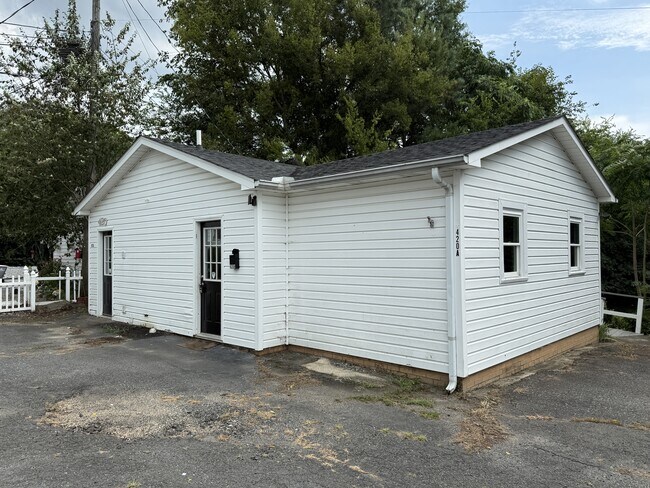 Foto del edificio - 420 Jackson Park Rd