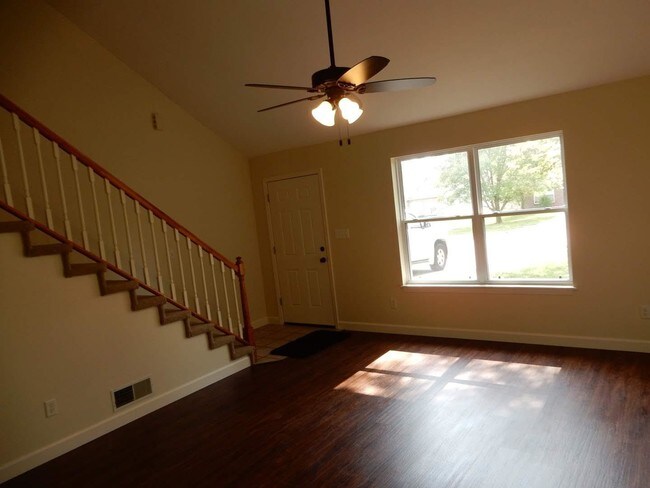 Foto del edificio - 3401 Keenes Edge Dr