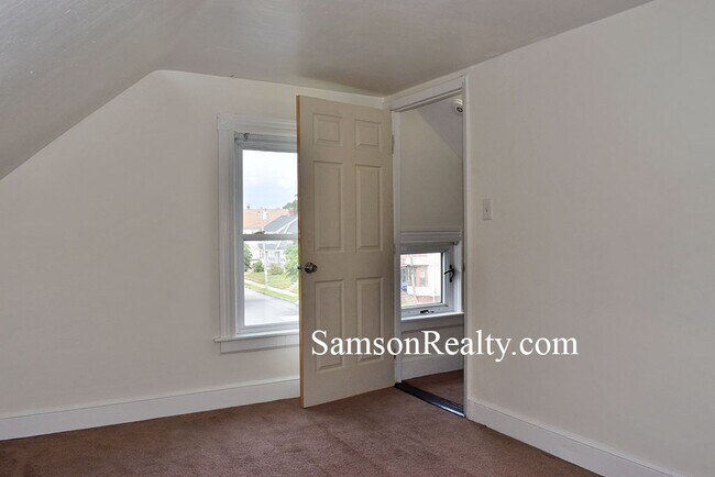 Building Photo - 163 Laurens St