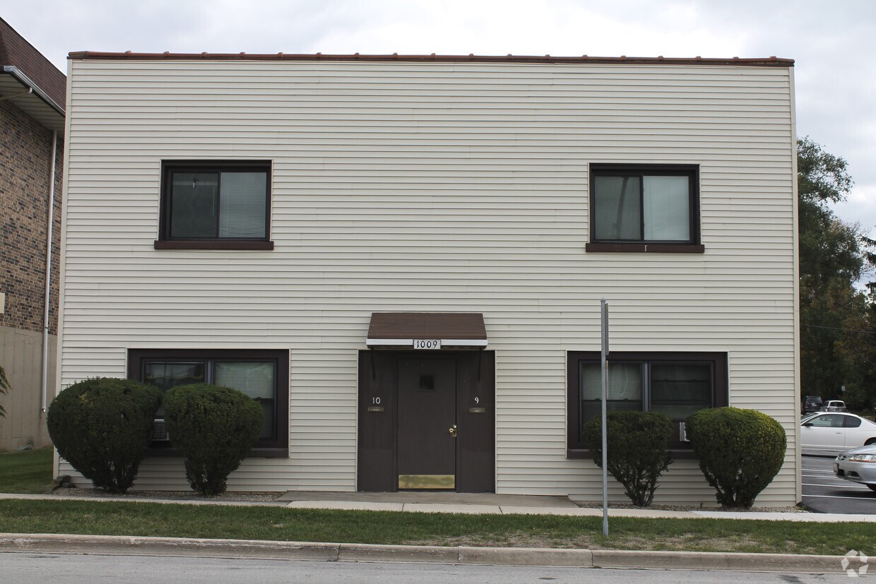 1009 Front St, Lisle, IL 60532 Apartments in Lisle, IL