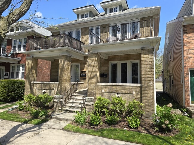Building Photo - 848 Beaconsfield Ave