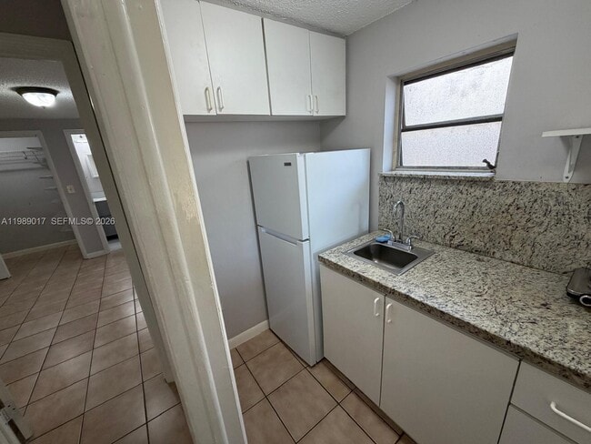 Foto del edificio - 260 NW 48th Ct