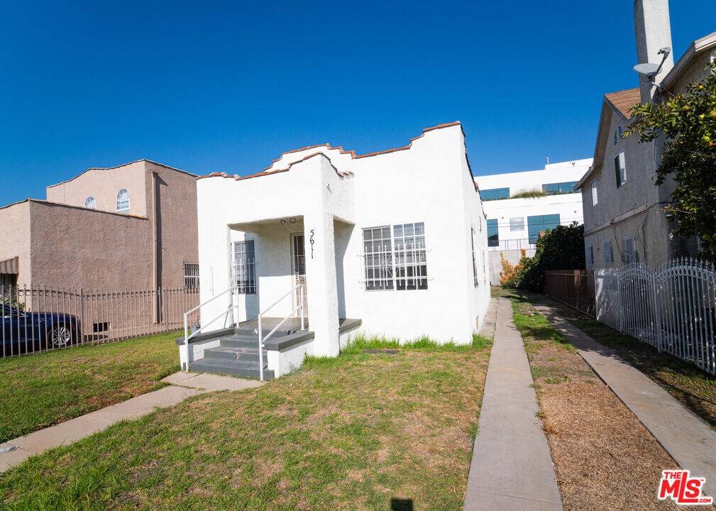 5611 Carlin St, Los Angeles, CA 90016 House Rental in Los Angeles, CA