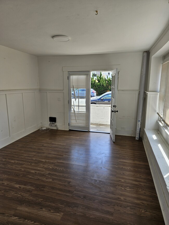 Building Photo - 430 Anacapa St