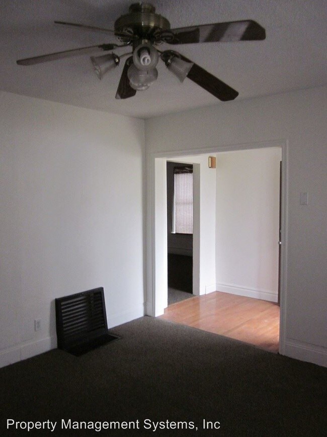 Foto del edificio - 1070 W Pierpont Ave