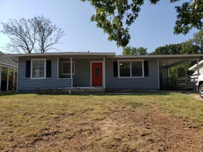 Building Photo - 1820 Meadowlark Ln