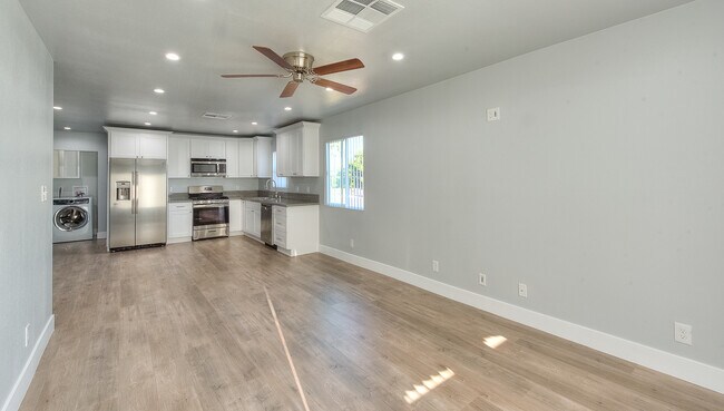 Foto del edificio - 4286 S Hobart Blvd