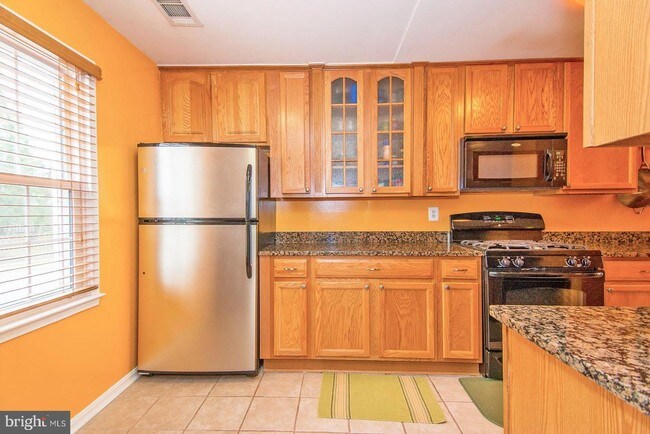 Foto del edificio - 9226 Sprucewood Rd