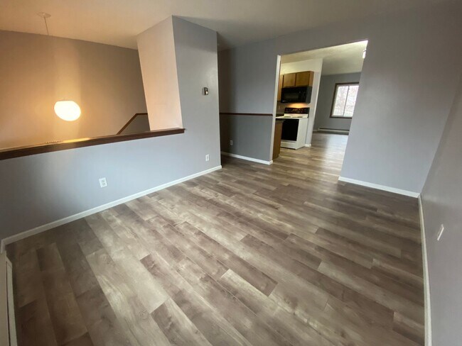 Foto del edificio - 3 bedroom/1 bath townhome - FOR RENT!