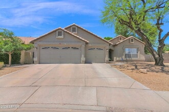 Building Photo - 360 S Pineview Dr