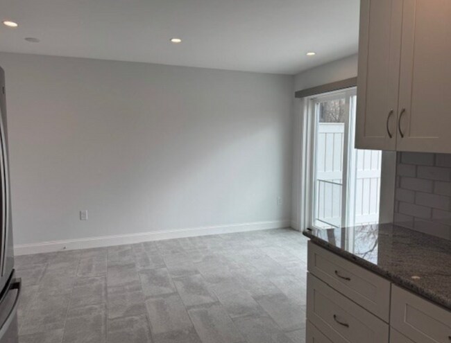 Foto del edificio - 78 Mountain Rd