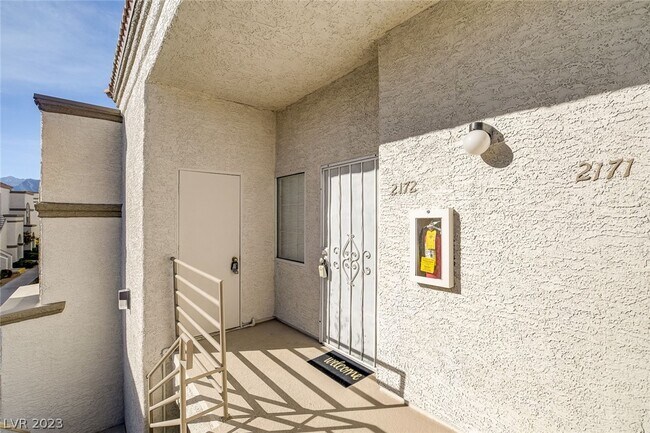 Building Photo - 3150 N Soft Breezes Dr
