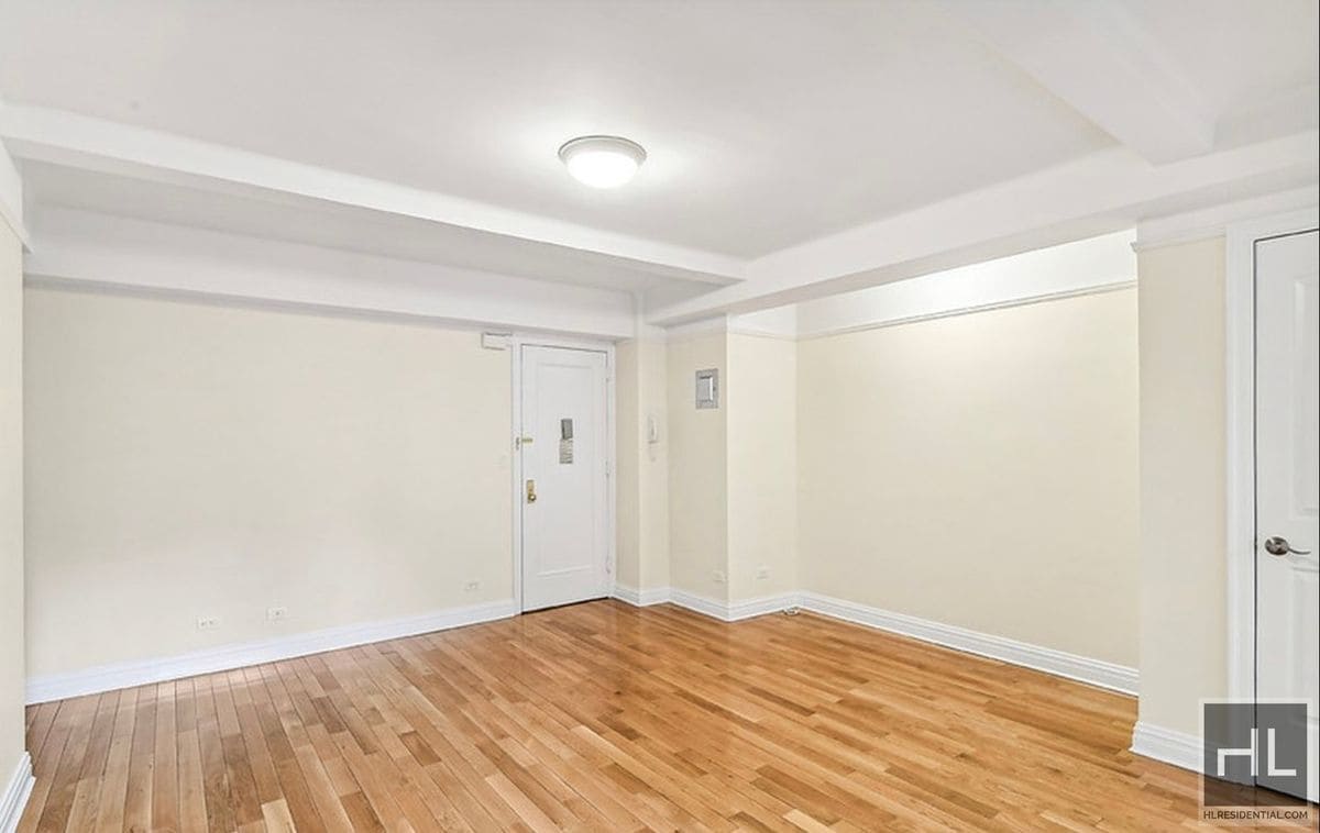 Building Photo - EAST 10 STREET