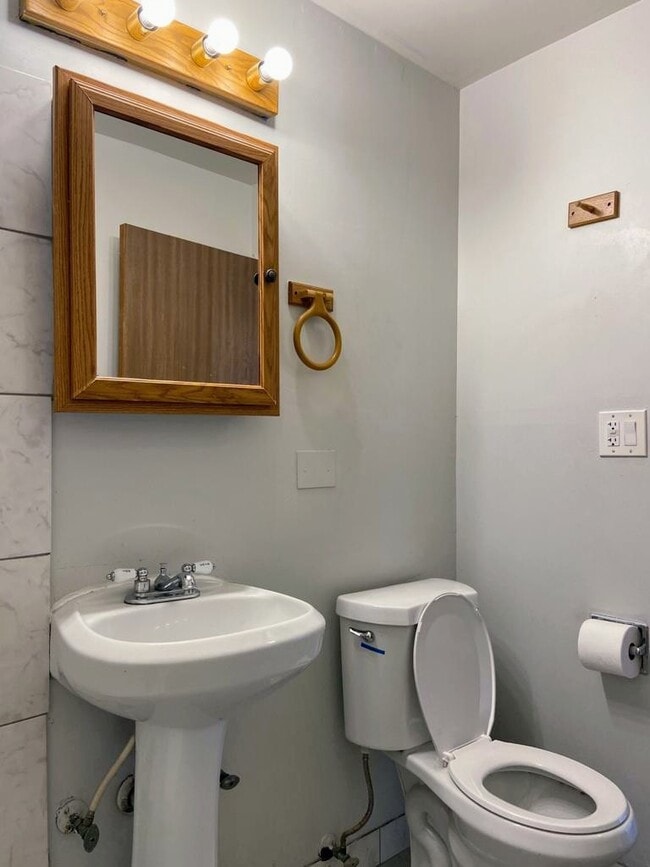 Bathroom - 1348 N Geneva Dr