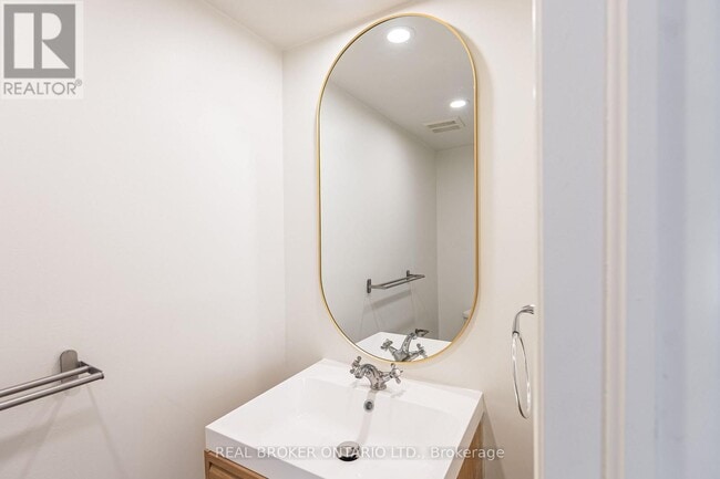 Building Photo - 25 Arundel Dr