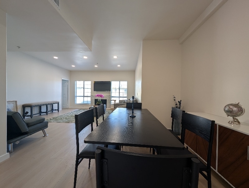 Photo - 11035 Moorpark St (Los Angeles, CA)