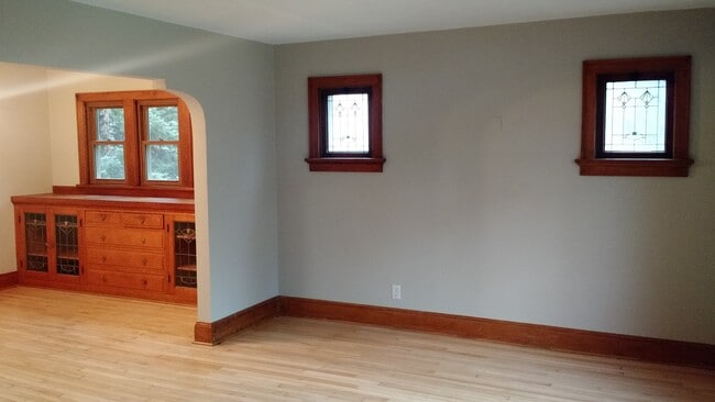 Living and Dining Room - 637 S 7th Ave
