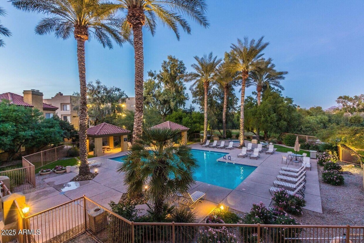 Primary Photo - 4925 E Desert Cove Ave
