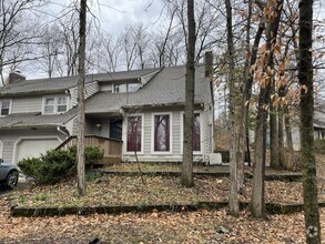 Building Photo - 12 E Clarkson Rd