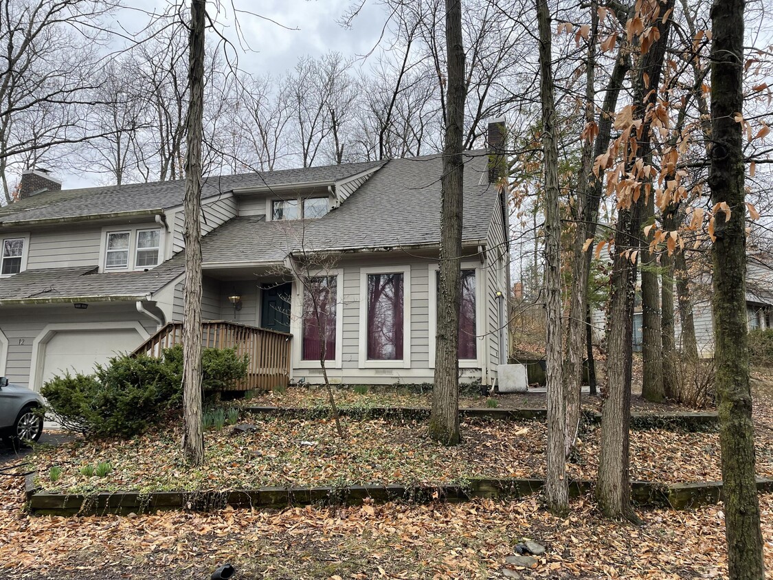 Primary Photo - 12 E Clarkson Rd