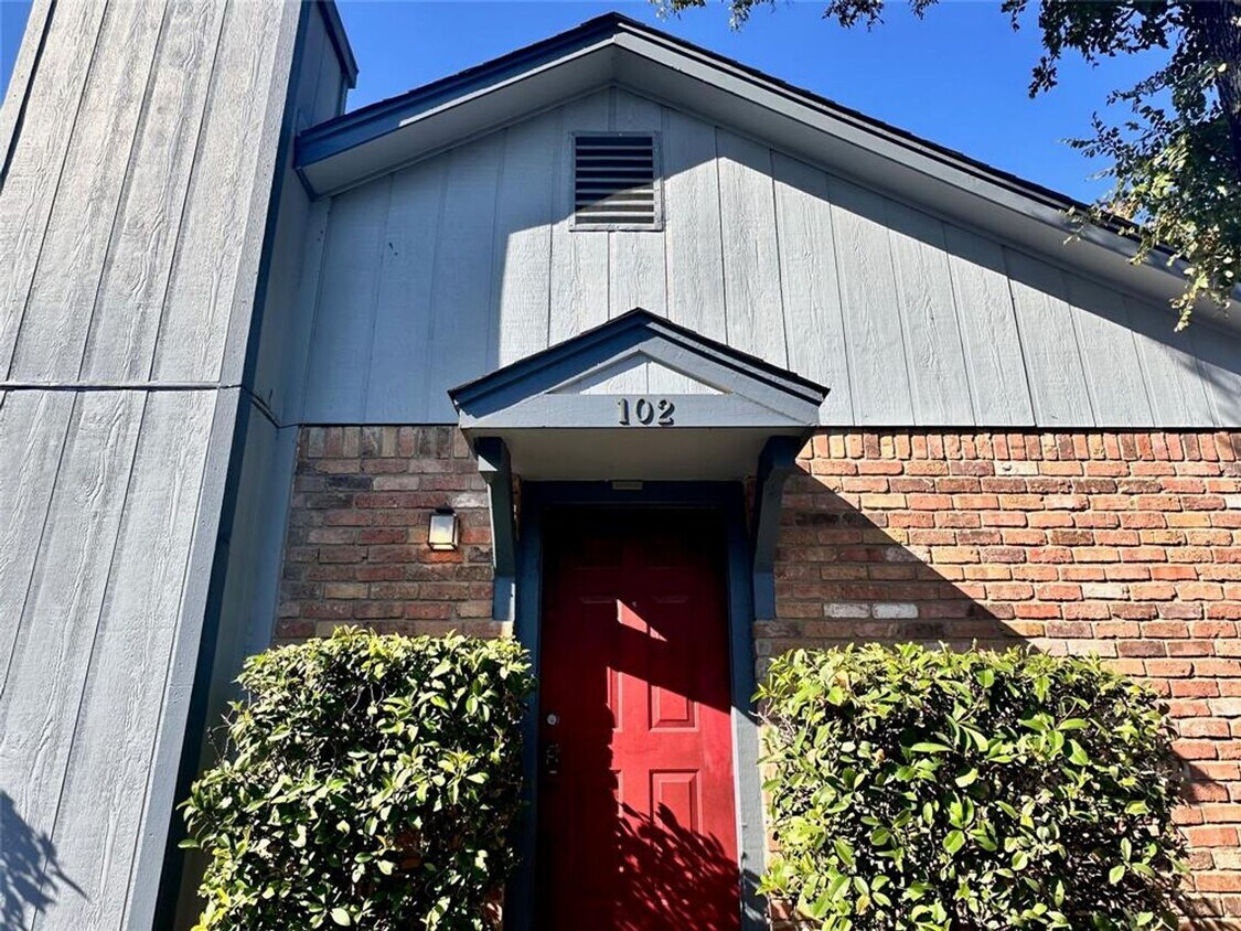Primary Photo - Available Now: Central Austin