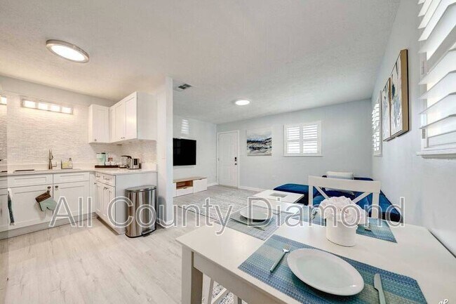 Foto del edificio - 7308 Sunset Ave