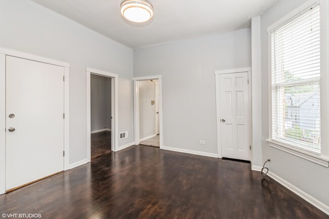 top floor, hardwood floors - 1729 N Campbell Ave