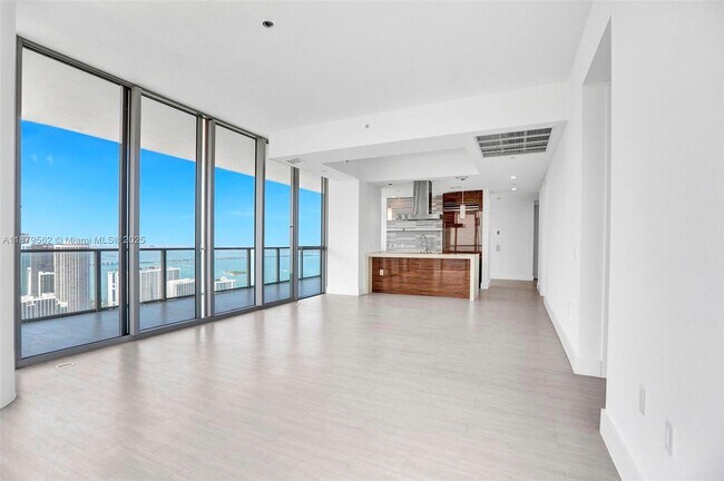 Building Photo - 1100 Biscayne Blvd