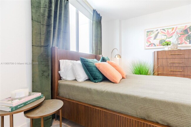 Building Photo - 1005 Spring Garden Rd