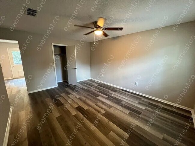 Foto del edificio - 5500 Parker St