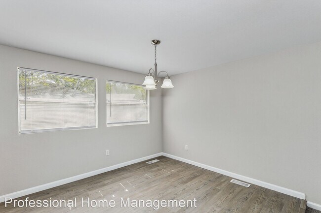 Foto del edificio - 3 br, 2 bath House - 6300 N Randall