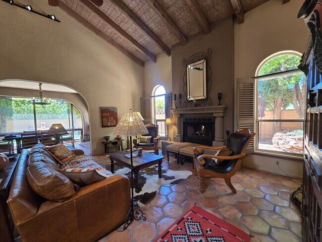 Foto del edificio - Furnished Golf Course Course Property